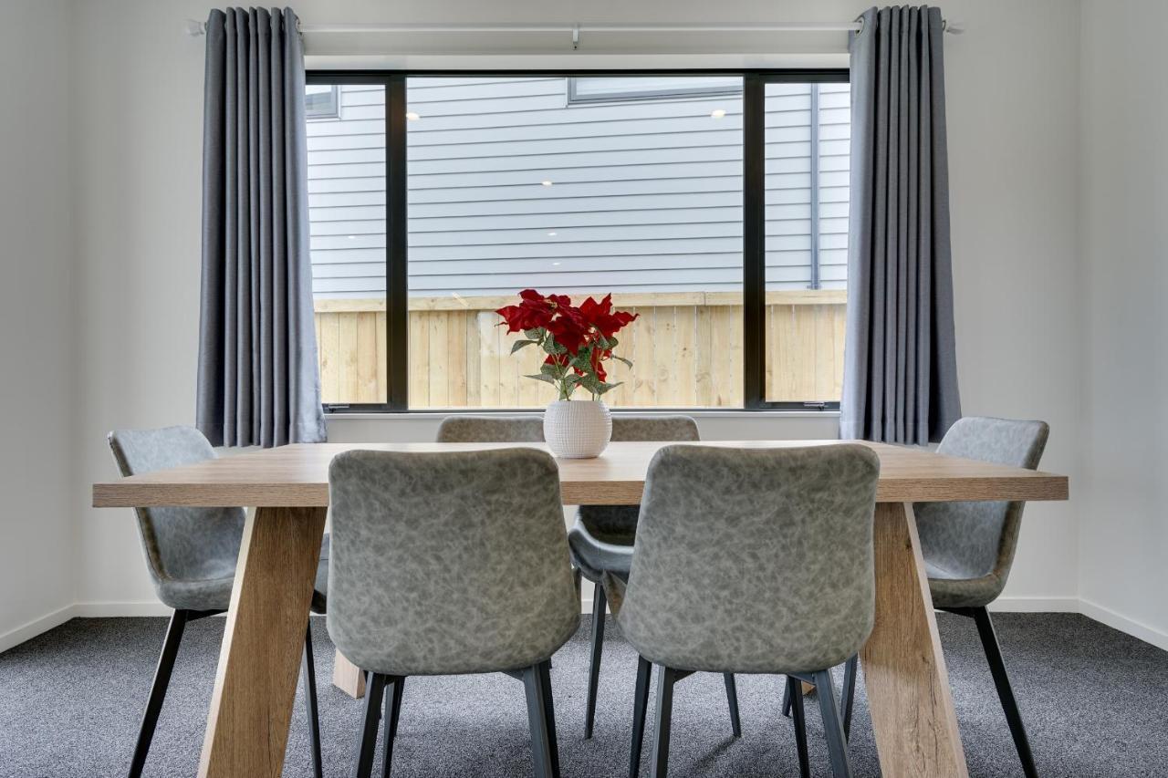 Fabulous River View - Brand New House In Hamilton Exterior photo