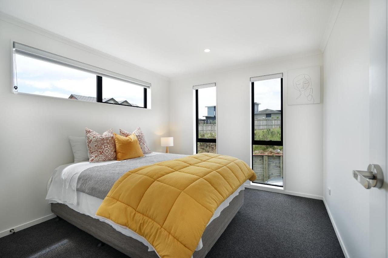 Fabulous River View - Brand New House In Hamilton Exterior photo